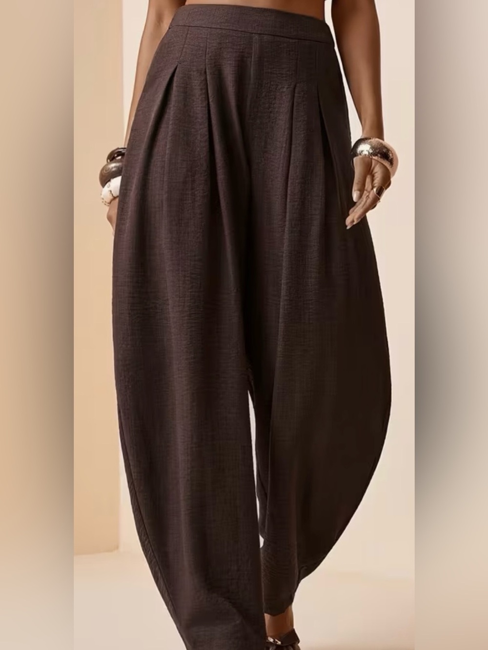 Wide-Leg Pleated Pants in Deep Brown-brand new, never used, no tag